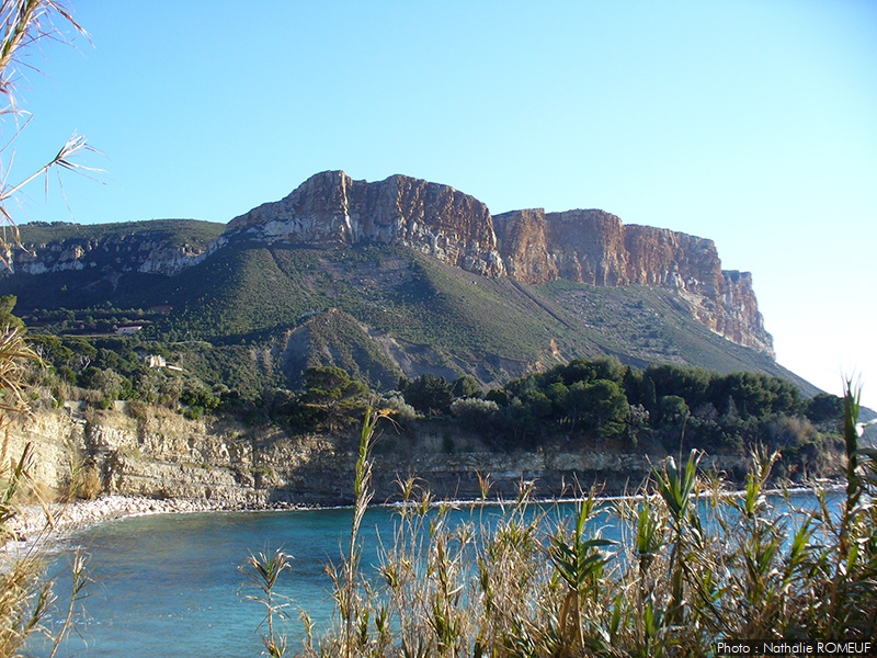 Panorama sur les falaises soubeyranes depuis la plage de Corton